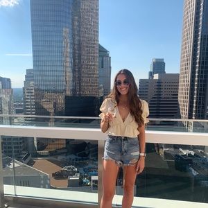 Meet your Posher, Lucy